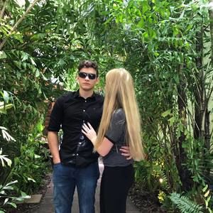 Meet your Posher, Alexis